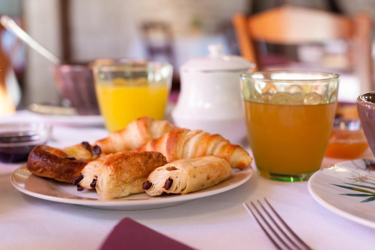 Le Pigeonnier Du Perron Hotel 阿瓦耶 外观 照片