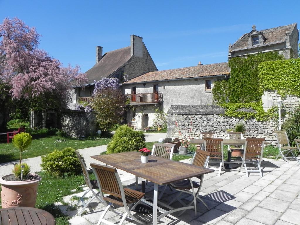 Le Pigeonnier Du Perron Hotel 阿瓦耶 外观 照片