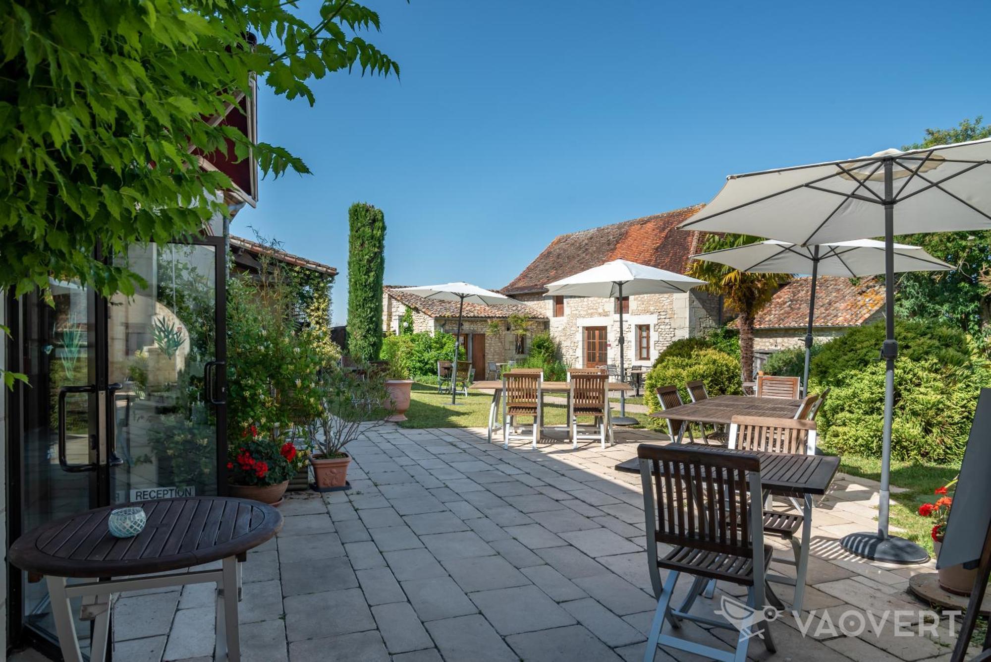 Le Pigeonnier Du Perron Hotel 阿瓦耶 外观 照片