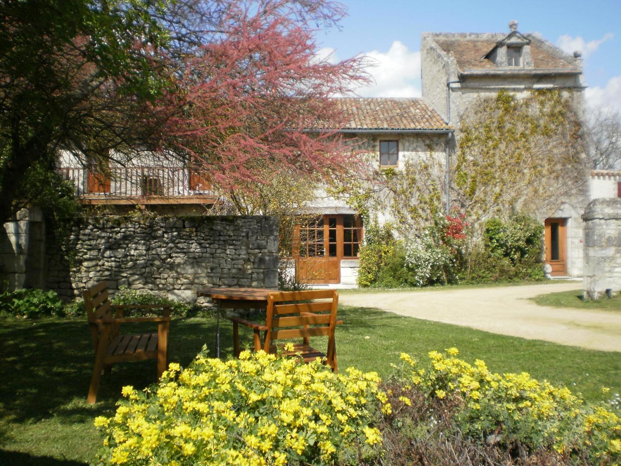 Le Pigeonnier Du Perron Hotel 阿瓦耶 外观 照片
