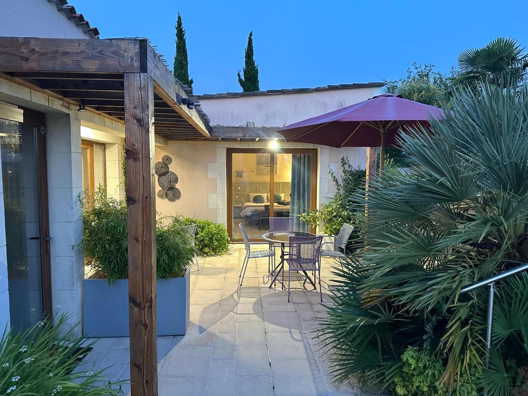 Le Pigeonnier Du Perron Hotel 阿瓦耶 外观 照片