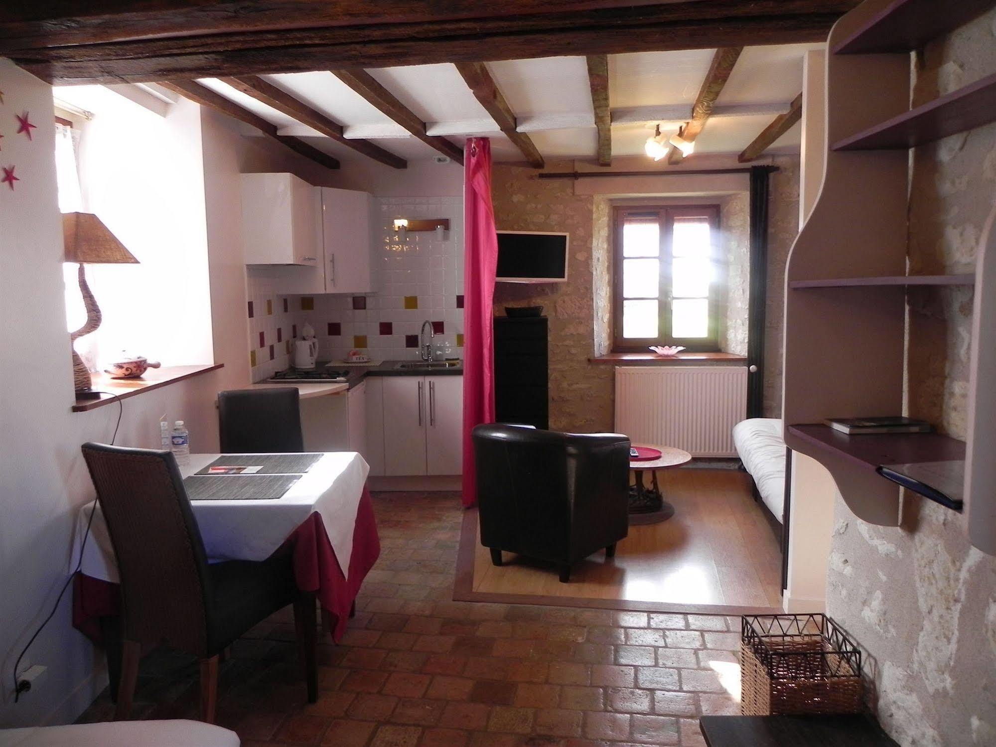 Le Pigeonnier Du Perron Hotel 阿瓦耶 外观 照片