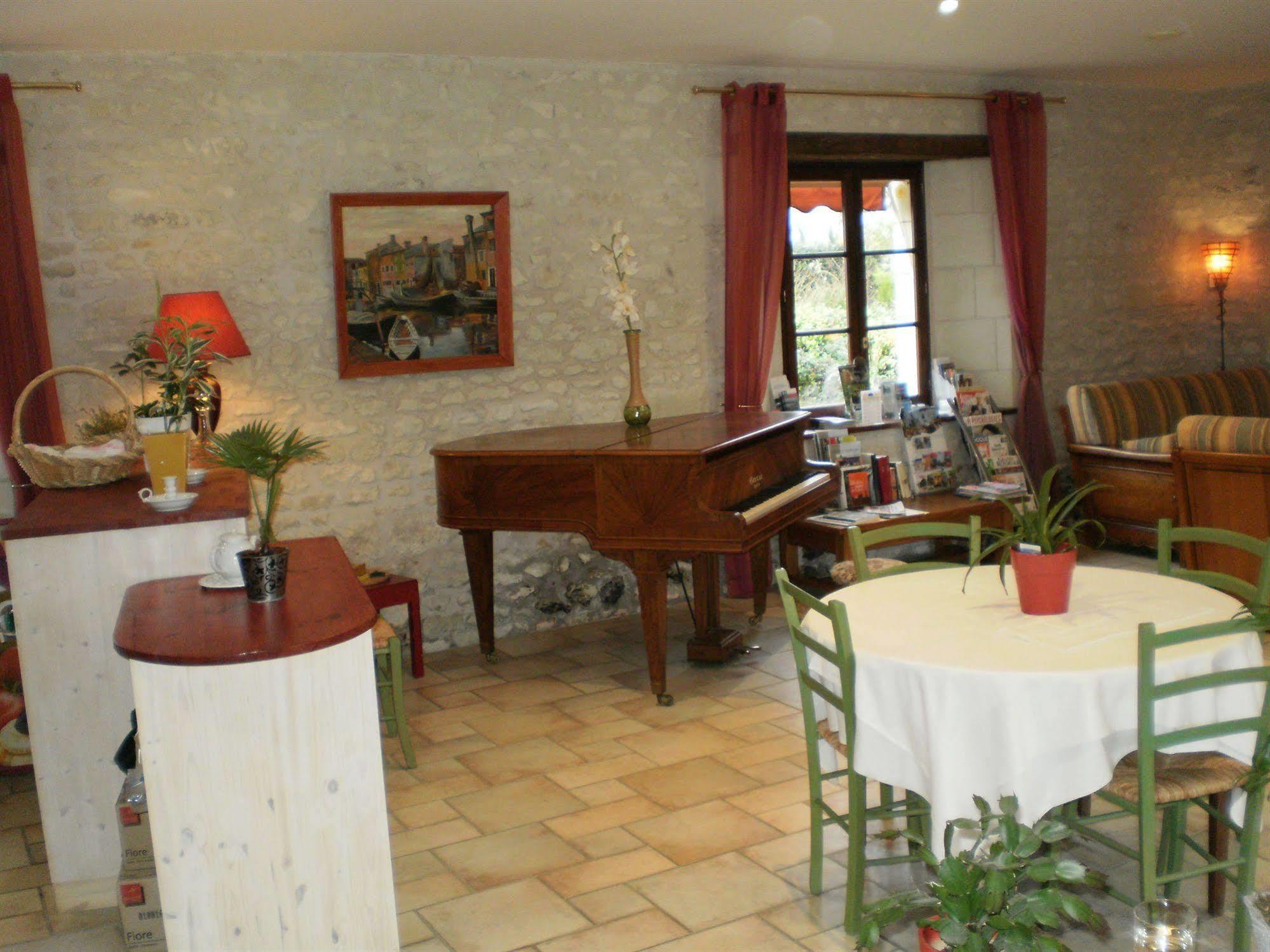 Le Pigeonnier Du Perron Hotel 阿瓦耶 外观 照片