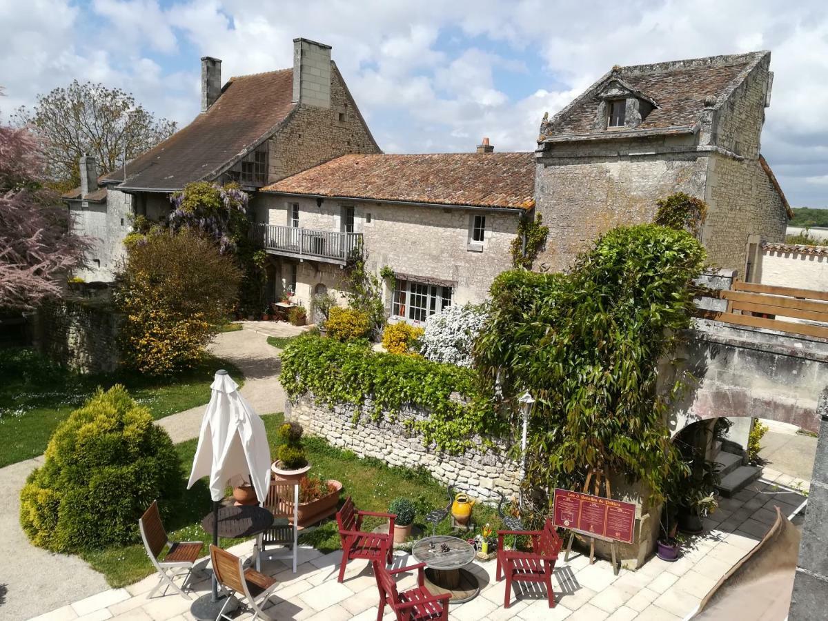 Le Pigeonnier Du Perron Hotel 阿瓦耶 外观 照片